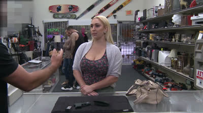 PAWG blonde needs 300 dolars